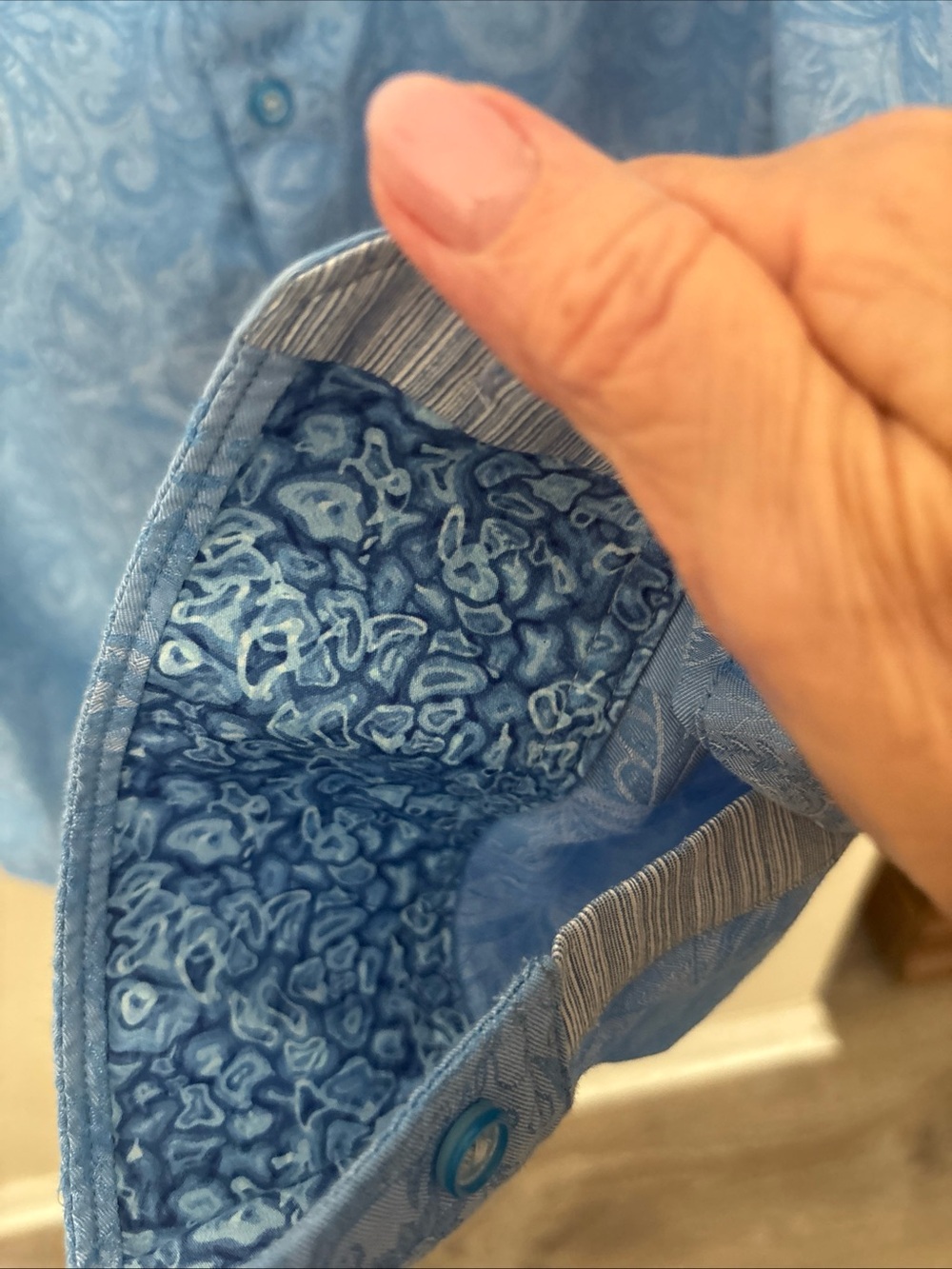 Robert Graham Blue Paisley Men's Button-Up Shirt - Picture 4 of 6